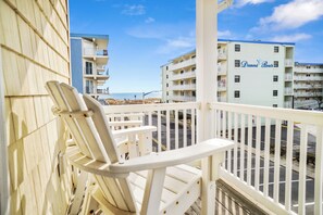 Property grounds - 4 Bedroom Ocean Block Townhome! (Ocean City)
