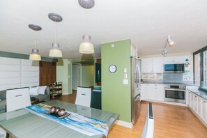 Interior - Luxury Condo in Waikiki, Highly Sought After Condo! (Honolulu)