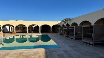 Apartment | Pool | Outdoor pool