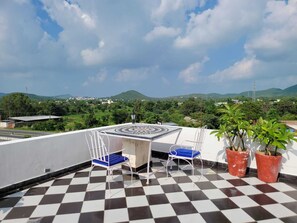 Rooftop terrace - Aura Gold Resort (Udaipur)