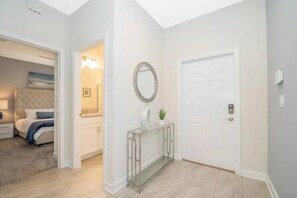 Interior - Cozy 4BR Home · Disney Getaway (Kissimmee)