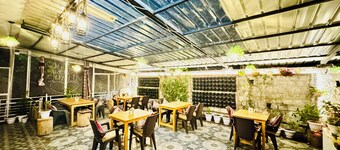 Paradise Inn by HBR