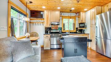 House (1 Bedroom) | Interior