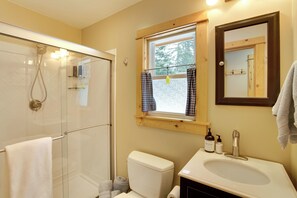 House (1 Bedroom) | Interior - Deck & Fire Pit: Yakima River Retreat in Cle Elum (Cle Elum)