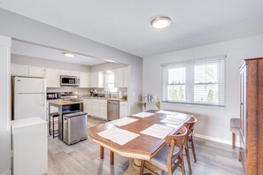 House (3 Bedrooms) | Interior - 3 Mi to Cuyahoga Valley NP: Fairlawn Family Home! (Akron)