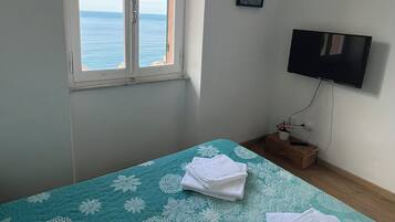1 quarto, escrivaninha, Wi-Fi de cortesia, roupa de cama