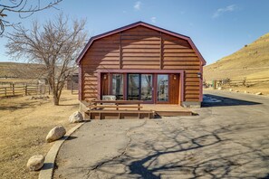 House (1 Bedroom) | Interior - 2 Mi to Main Street: Mtn-view Escape in Lander! (Lander)