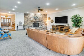 House (5 Bedrooms) | Interior
