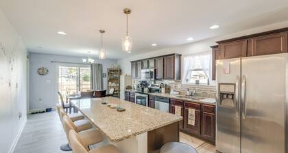 1 Mi to Colonial Beach Boardwalk: Home w/ Fire Pit