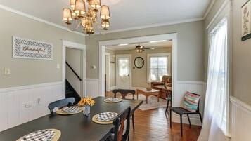 House (3 Bedrooms) | Interior