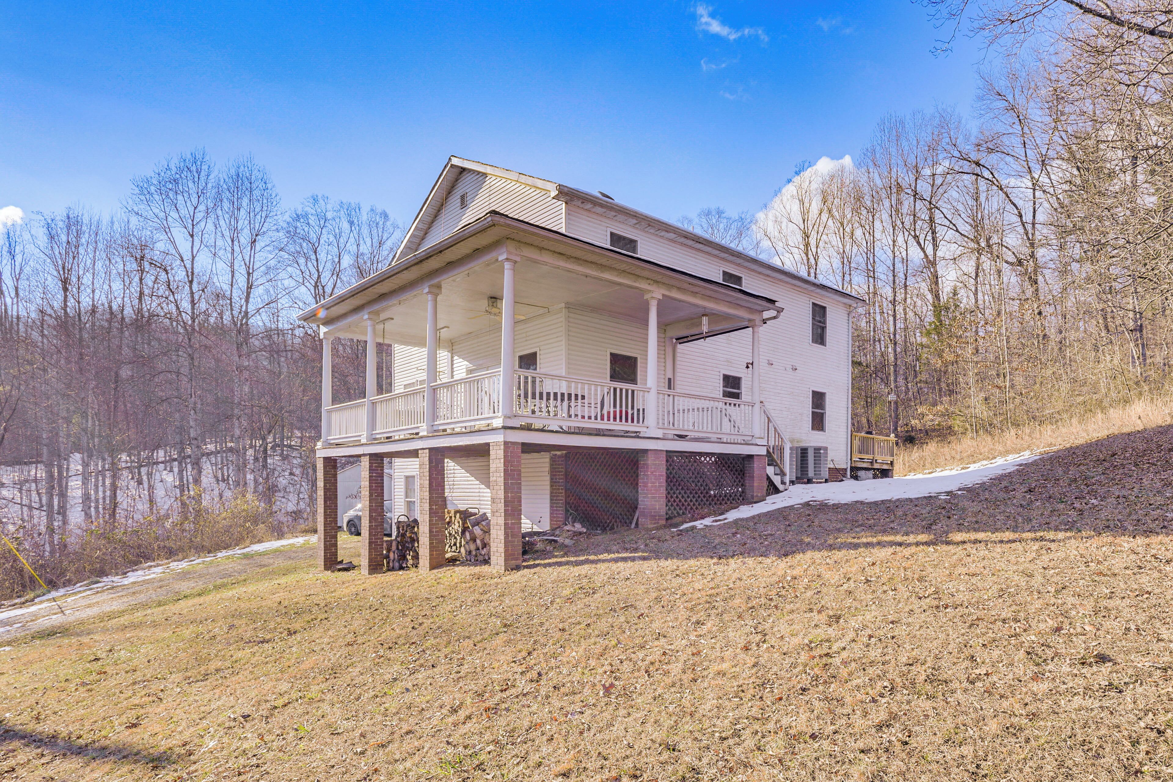 House (5 Bedrooms) | Interior