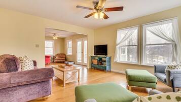 House (5 Bedrooms) | Interior