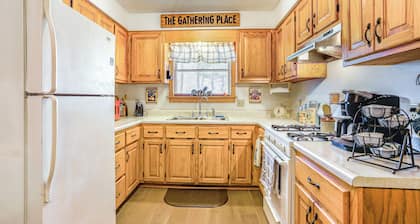 1 Mi to Dtwn Mountain View: Home w/ Deck