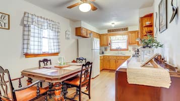 Rumah (2 Bedrooms) | Interior