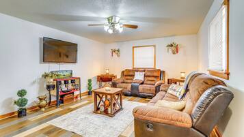 House (2 Bedrooms) | Front of property