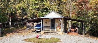 8 Mi to Tellico Plains: House & Cabin Near Trails!
