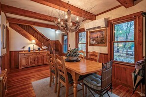 Dining Area - Ramona Point on 4th Lake & Trail 5 (Old Forge)