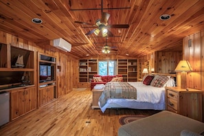 Upstairs Primary Bedroom - King Bed - Ramona Point on 4th Lake & Trail 5 (Old Forge)