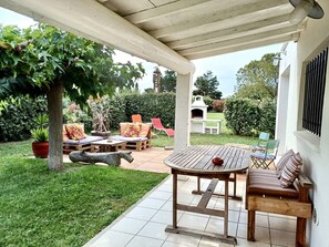 Outdoor dining - Superb mazet in Camargue, garden, parking, terraces, air conditioning, internet (SAINTES MARIES DE LA MER)