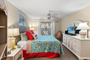 3 quartos, escrivaninha, ferros/tábuas de passar roupa