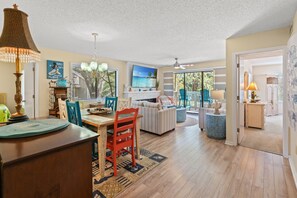 TV - Kingston WHP 19A 1st floor Villa w/pool/beach (Myrtle Beach)