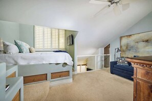 3 bedrooms, iron/ironing board, travel crib, free WiFi