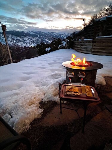 Aspen Snowmass Chalet, Extended Stay, Fabulous Mtn Views on 3 Acres
