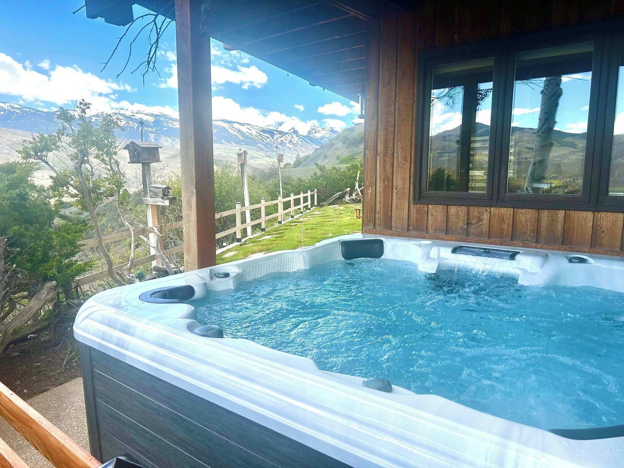 Outdoor spa tub