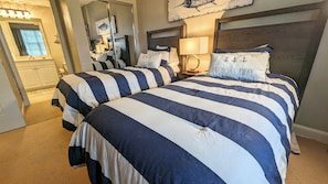 2 bedrooms, iron/ironing board, internet, bed sheets - Elegantly Decorated Condo with Pool View! (Bonita Springs)