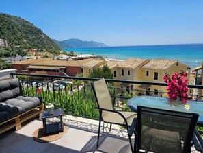 Apartment | Outdoor dining - Glyfada Beach Apartment - Seaside Retreat (Corfu)
