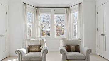 House | 5 bedrooms, Internet