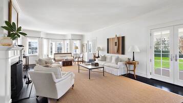 House | 5 bedrooms, Internet