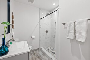 Apartment | 3 bedrooms, Internet