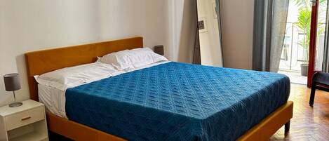 3 makuuhuonetta, silitysrauta/-lauta, Wi-Fi, vuodevaatteet