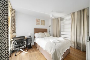 1 bedroom, iron/ironing board, WiFi, bed sheets - Lovely Flat In Canary Wharf - Perfect For Business & Leisure (London)