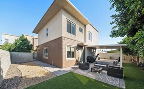 Huoneisto, 5 makuuhuonetta, parveke | Terassi/patio