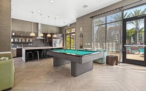 Huoneisto, 5 makuuhuonetta, parveke | Pelihuone