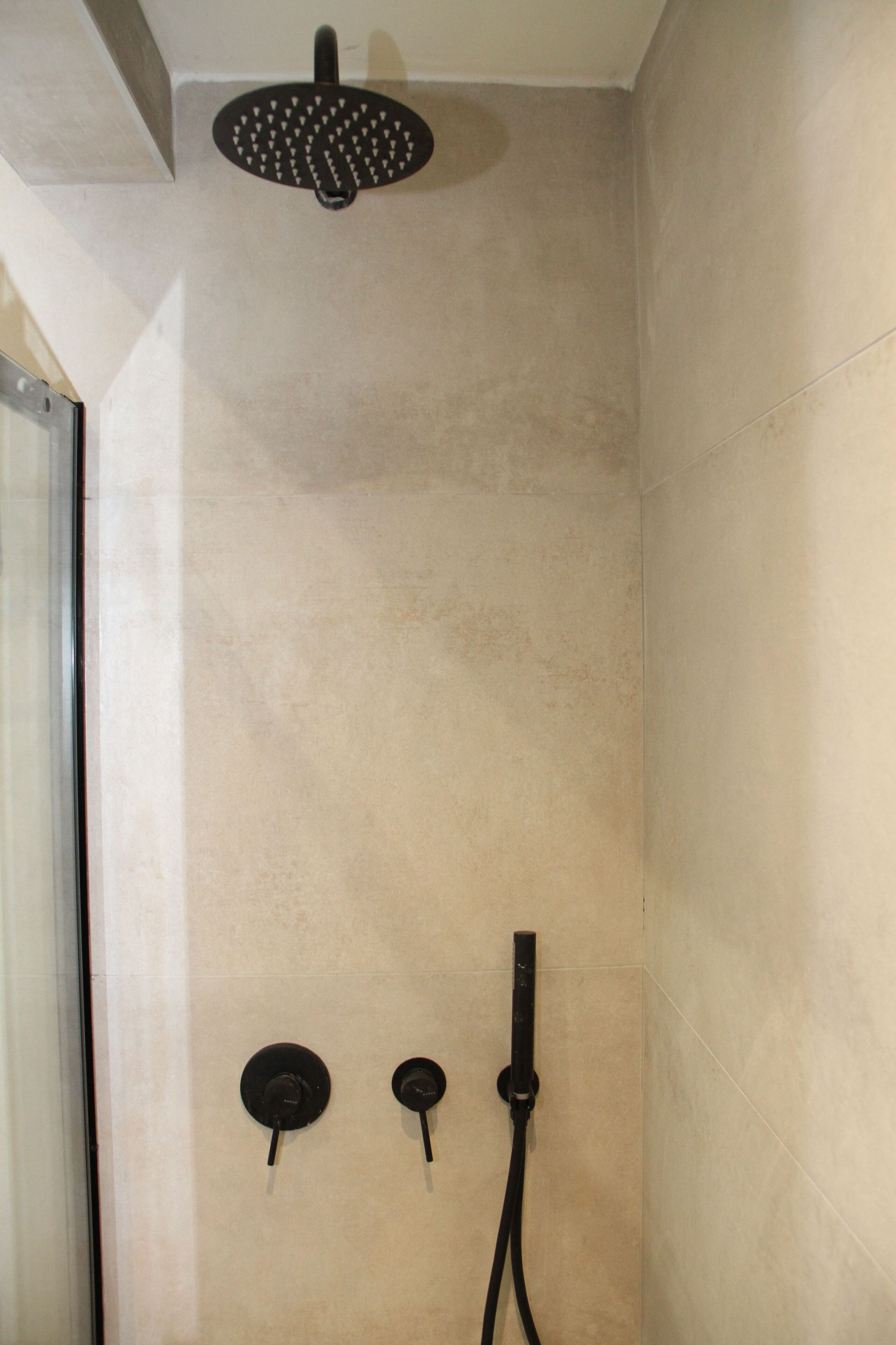 Dusche, Handtücher, Seife, Toilettenpapier