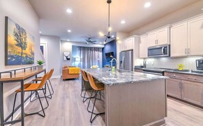 Fridge, microwave, oven, stovetop - Bright and Spacious 4 Bedroom Nash Home w/Rooftop! (Nashville)