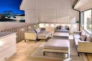 Property grounds - Bright and Spacious 4 Bedroom Nash Home w/Rooftop! (Nashville)