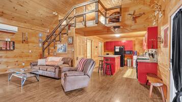 Cabin, 2 Bedrooms | Living area | Smart TV