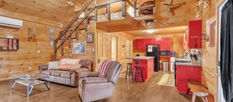 Hillside Hideaway 2 Bedroom Cabin