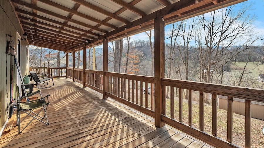 Hillside Hideaway 2 Bedroom Cabin