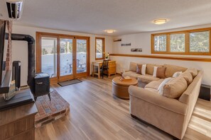 House, 4 Bedrooms | Living area - Scenic White Mountains Retreat 4 Bedroom Home (Thornton)