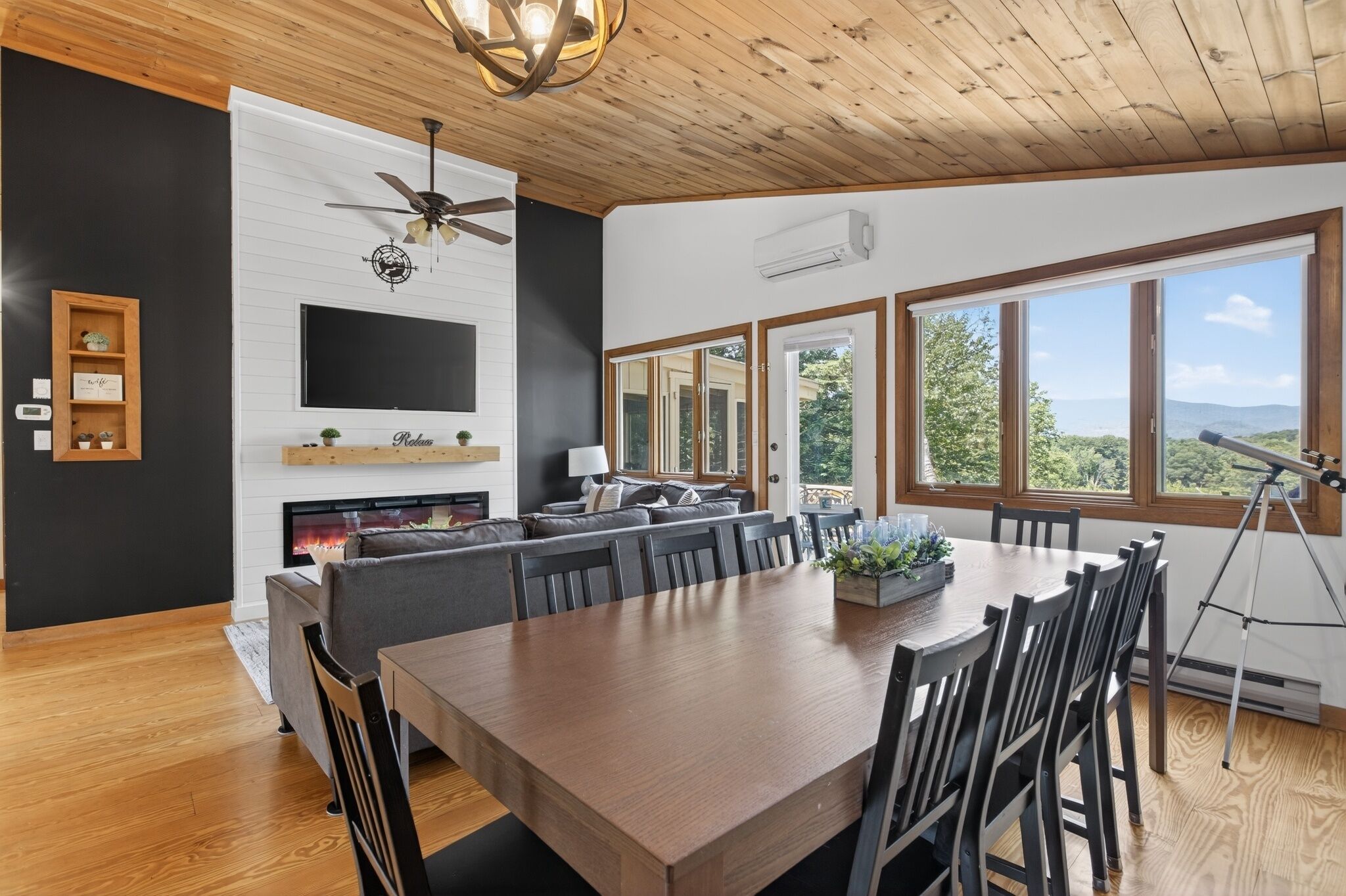 House, 4 Bedrooms | Dining