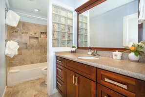 Bruser, hårtørrer, håndklæder