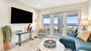 House, Multiple Bedrooms | Living area