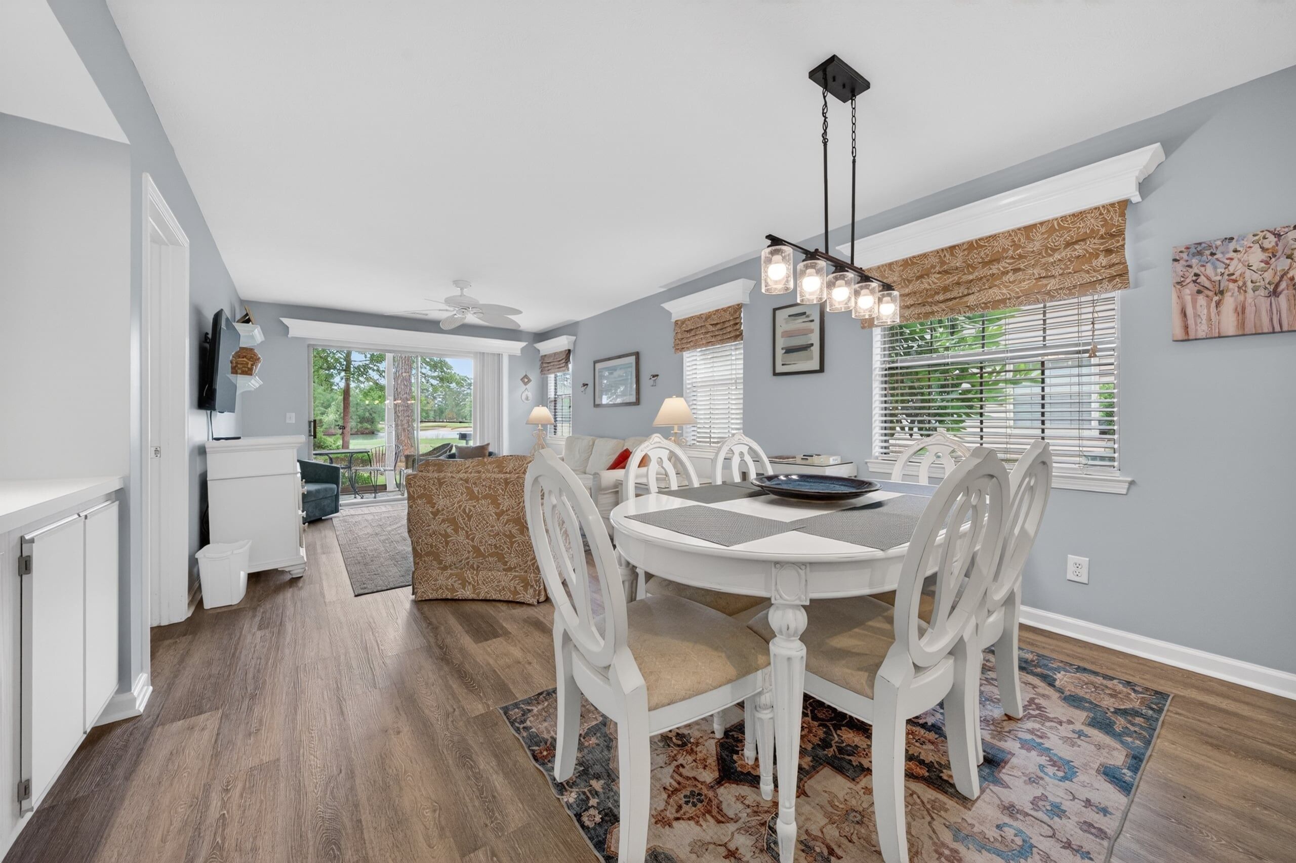Condo, 2 Bedrooms | Dining