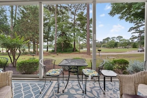 Condo, 2 habitaciones | Restaurante al aire libre