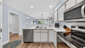 Condo, 2 Bedrooms | Private kitchen | Coffee/tea maker, fridge, oven, toaster